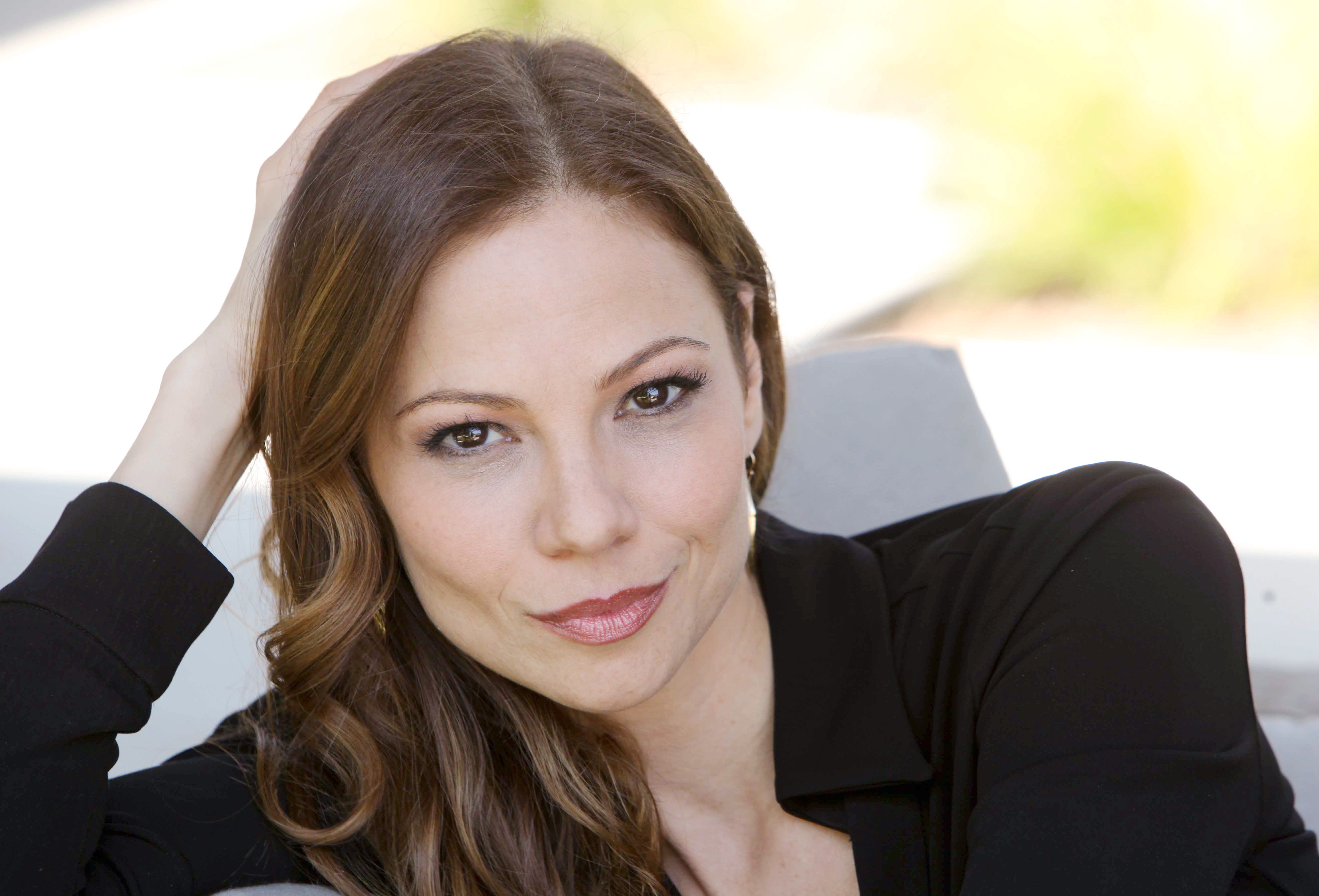 Tamara Braun Shares Behind The Scenes Photo With DAYS OF OUR LIVES Co-Stars...