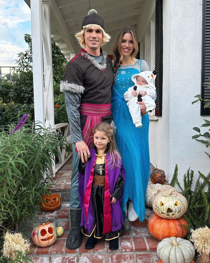 Tanner Novlan family Halloween 2022